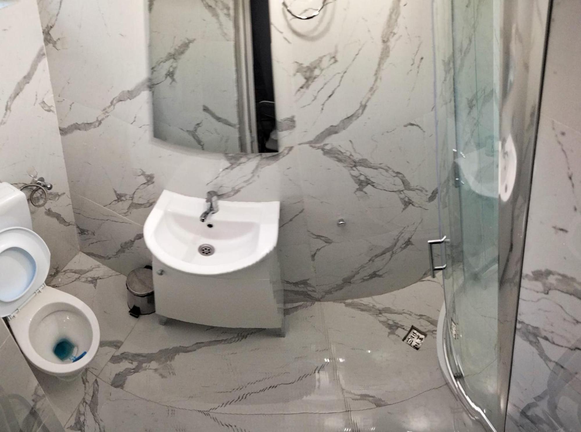 Doi Iepuri Apartment Азуга Екстериор снимка