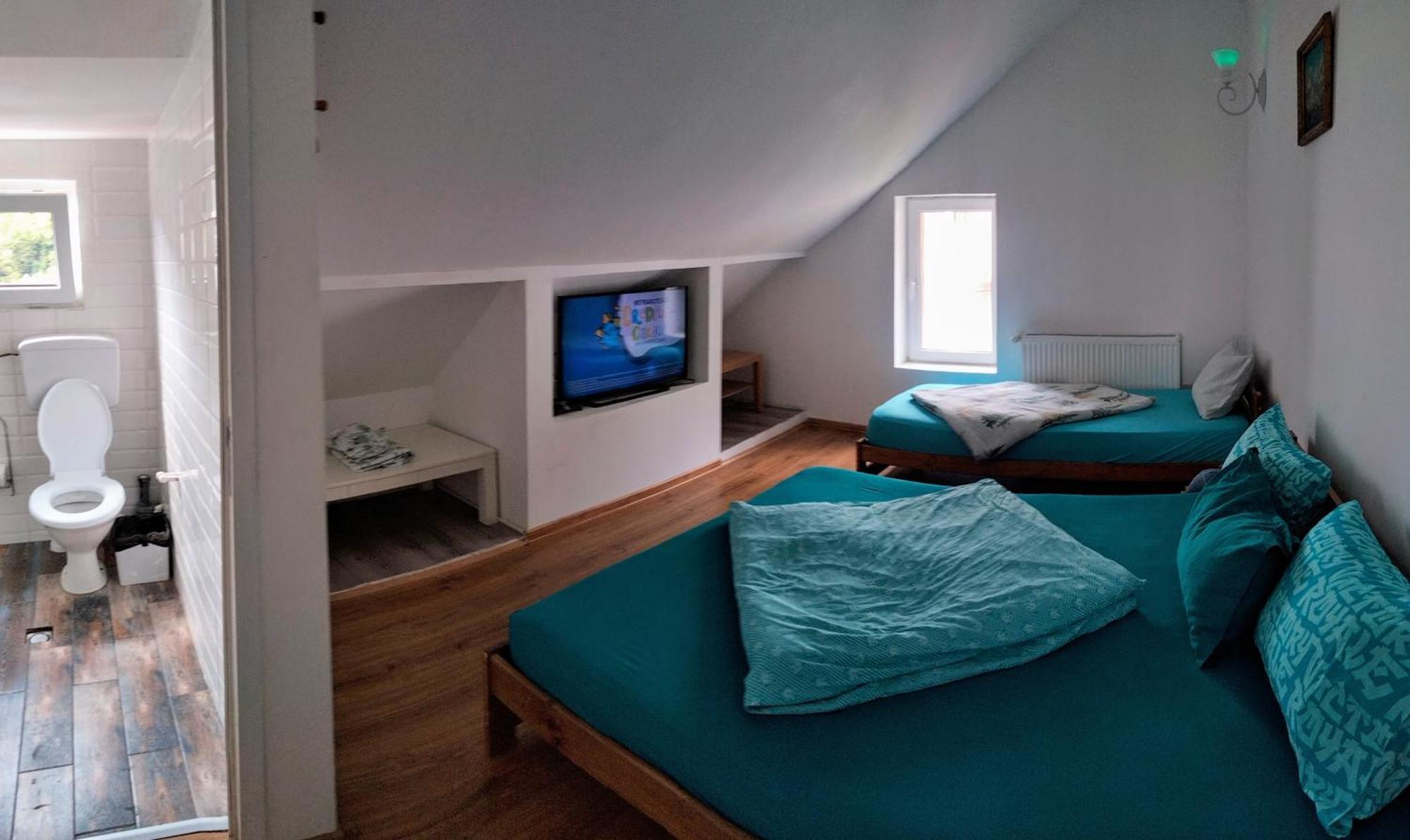 Doi Iepuri Apartment Азуга Екстериор снимка
