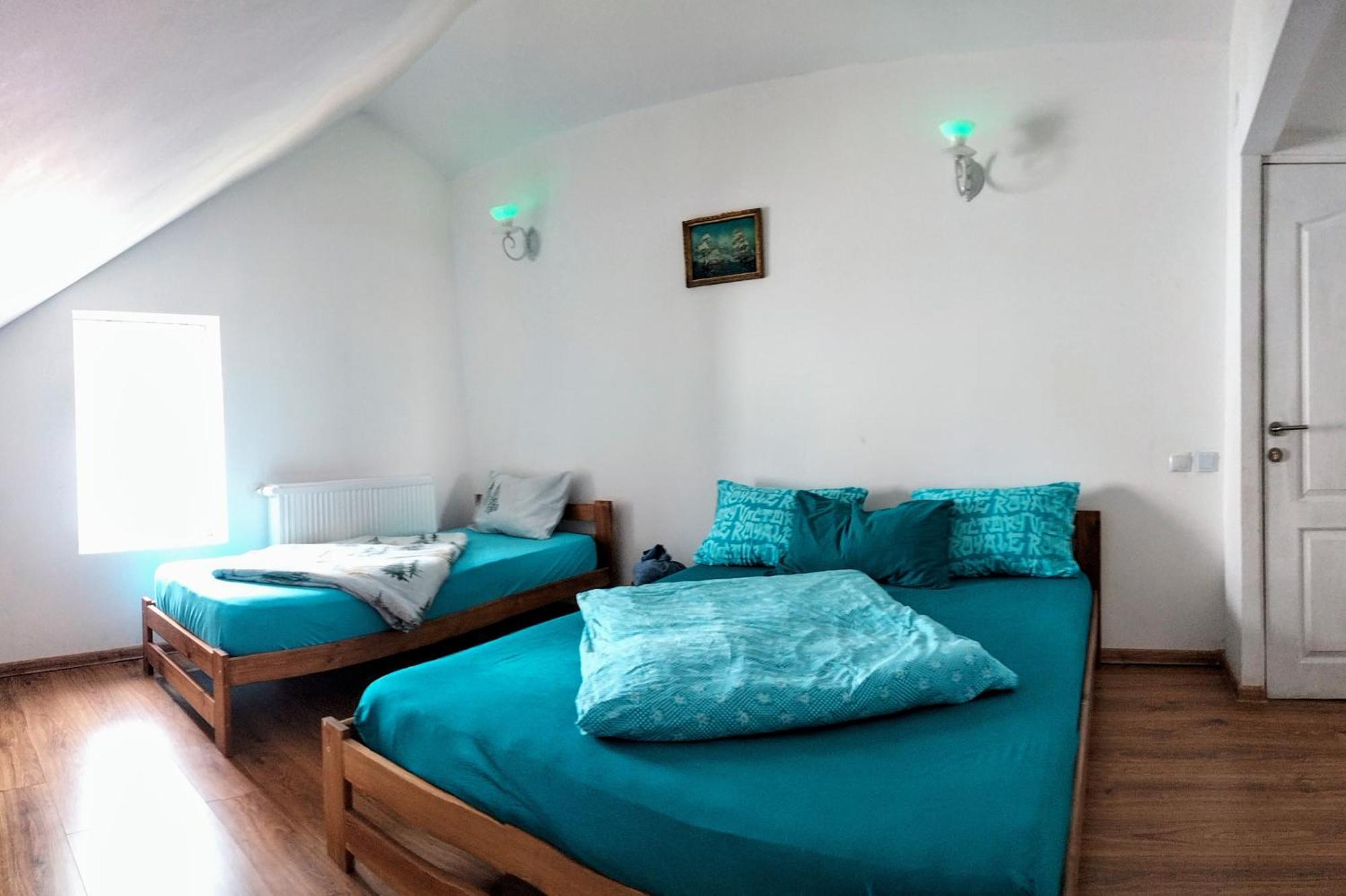 Doi Iepuri Apartment Азуга Екстериор снимка